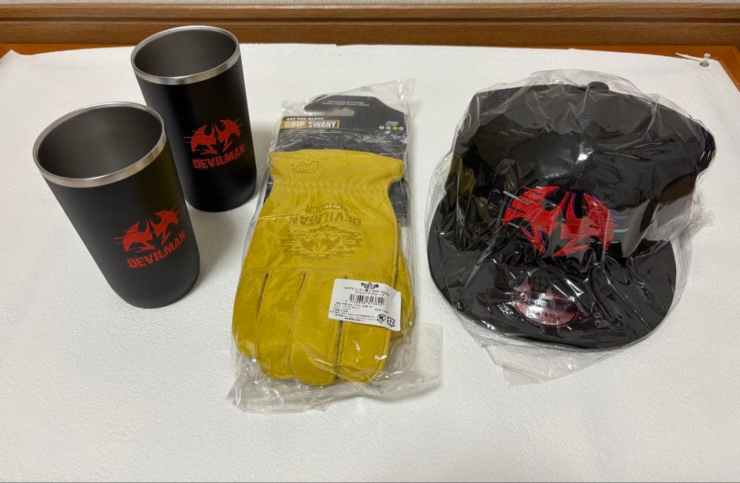 グリップスワニーVRデビルマン展 コラボG1グローブ 他 item_s15019_0.jpg