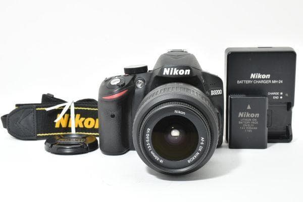 ★極上品★シャッター3006回！★ ニコン D3200 レンズセット #753 ニコン D3200 200mm ダブルズームキット [ブラック] 価格比較 - 価格.com