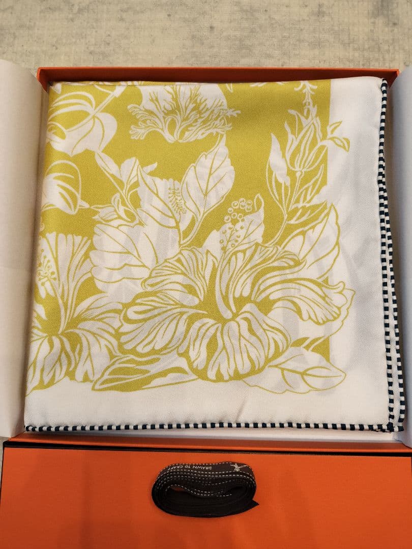 エルメス HERMES カレ ダブルフェイス90 《フラミンゴ・パーティー》