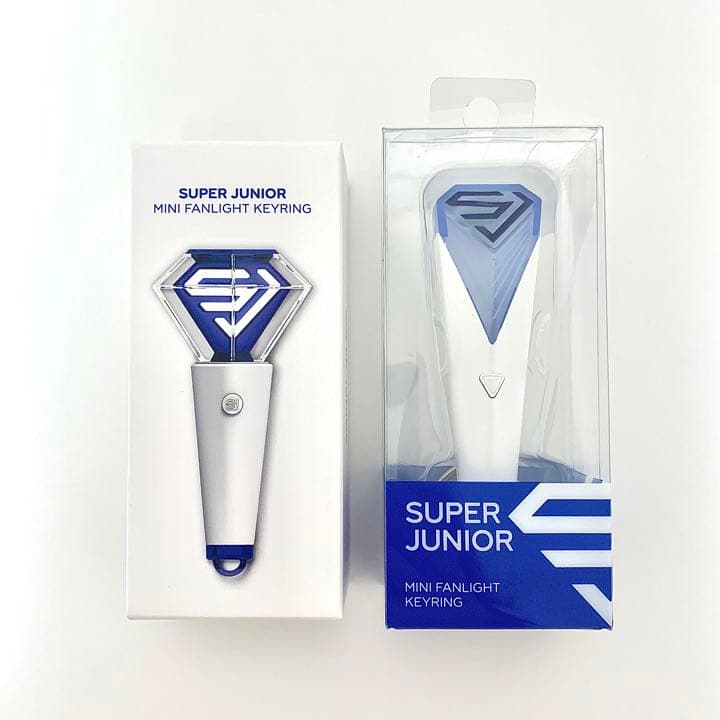 super junior公式ミニペンライト型キーリング2種セット - メルカリ