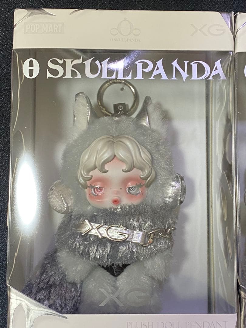 POP MART SUKULLPANDA XG ぬいぐるみキーホルダー 日本限定 SKULLPANDA × XG Japan-Exclusive Collaboration Doll Pendant – POP